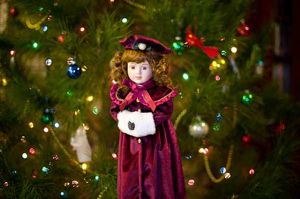 Good Ambient Lighting: Aperture Priority, F/1.4, 1/160s, Slow Rear-Curtain Sync, ISO 1000, i-TTL -3EV Good Ambient Lighting: Aperture Priority, F/1.4, 1/160s, Slow Rear-Curtain Sync, ISO 1000, i-TTL -3EV